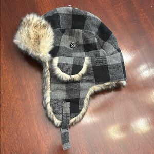 Cabela’s Black Grey Plaid Trapper Hat
NWT
